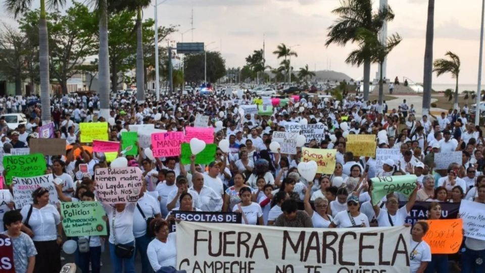 Marchas ciudadana para exigir la destitución de la secretaria de Seguridad de Campeche.