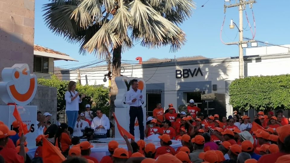 Lemus Navarro también se comprometió a fortalecer los programas sociales educativos