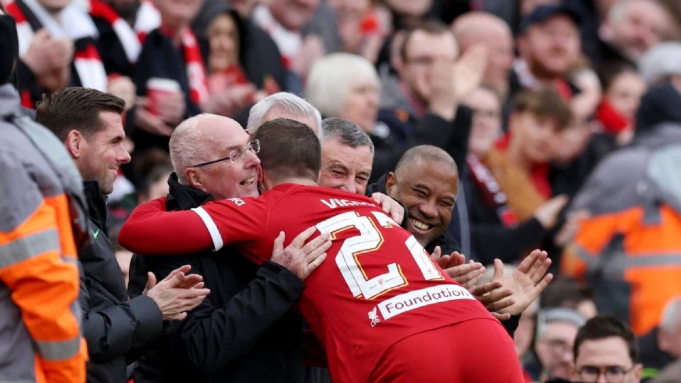 El sueco cumplió uno de sus sueños este día en el legendario Estadio de Anfield