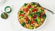 Aprende cómo hacer pasta vegetariana sin usar una gota de aceite y rápida