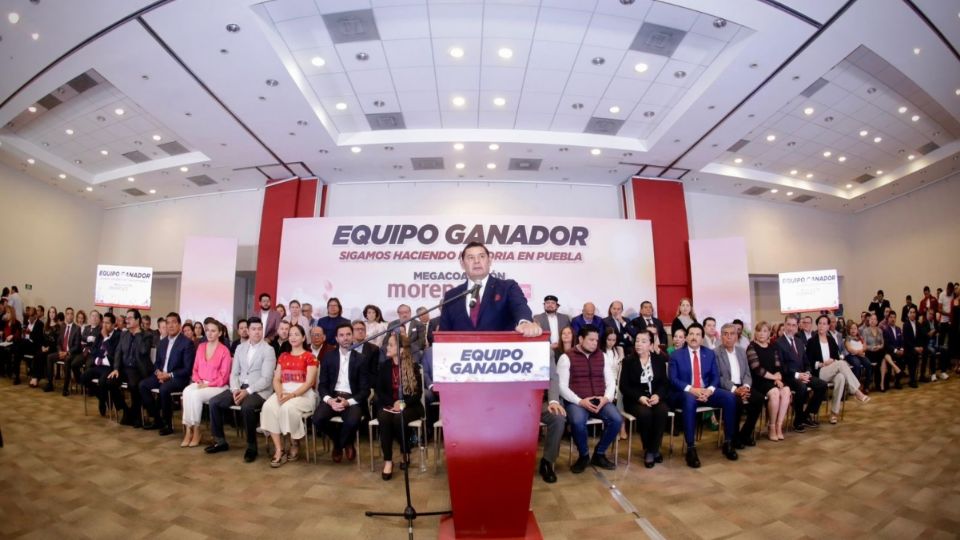 Presentan al equipo de campaña del candidato a gobernador de Puebla, Alejandro Armenta Mier.