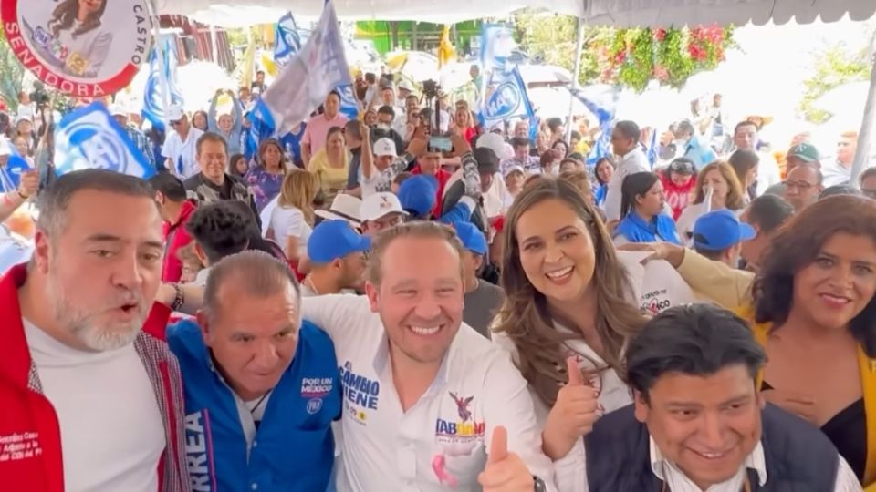 “Hoy venimos a hacer valer nuestro derecho para ponerle un alto a la intromisión del presidente de las mañaneras', declaró Taboada Cortina.