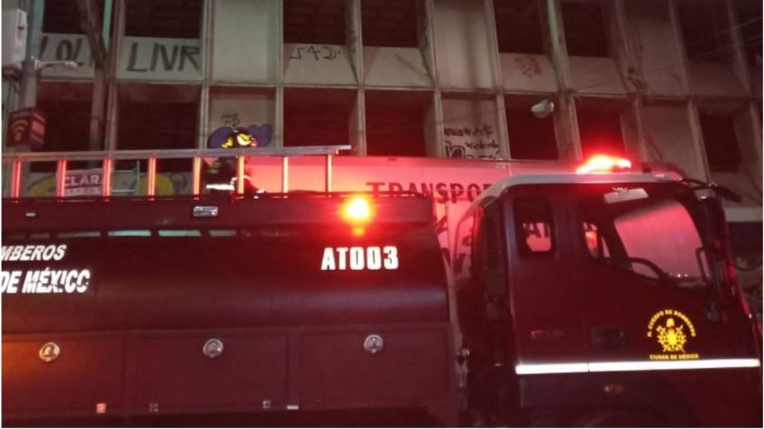 Se registra incendio en edificio abandonado de la Roma Sur, se movilizan cuerpos de bomberos