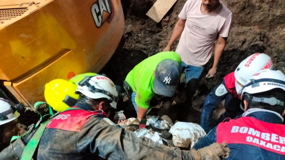 Se sumaron a la emergencia los elementos de la Cruz Roja Mexicana.