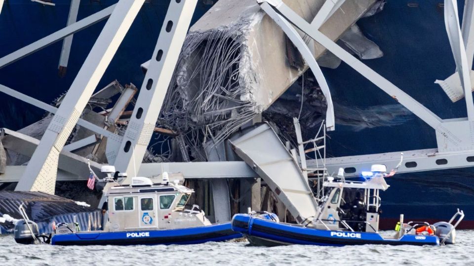 Barco derrumba puente en Baltimore