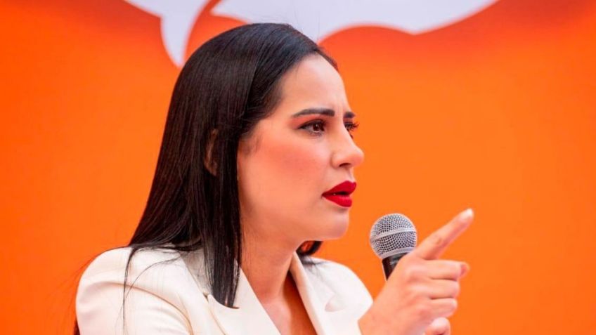 Sandra Cuevas regala chetos durante su campaña, reportan usuarios de redes sociales