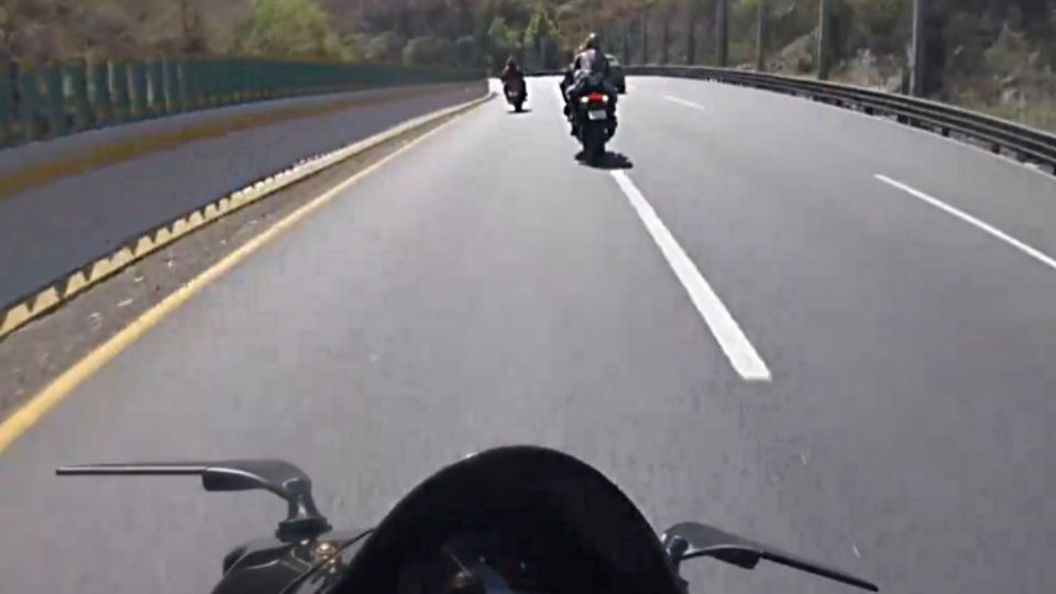 Motociclistas se accidentan en la México-Cuernavaca