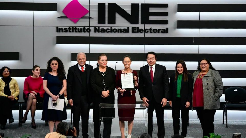 Sheinbaum durante su registró ante el INE como candidata a la presidencia.