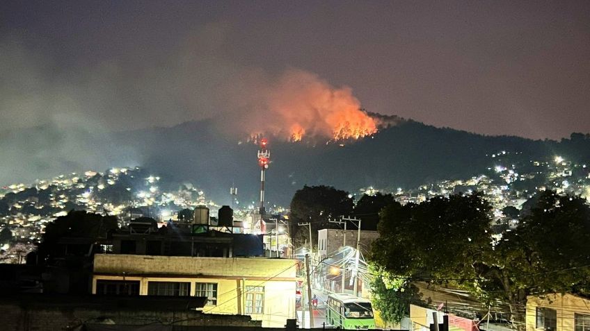 Combaten incendio en el Cerro del Capulín en Álvaro Obregón