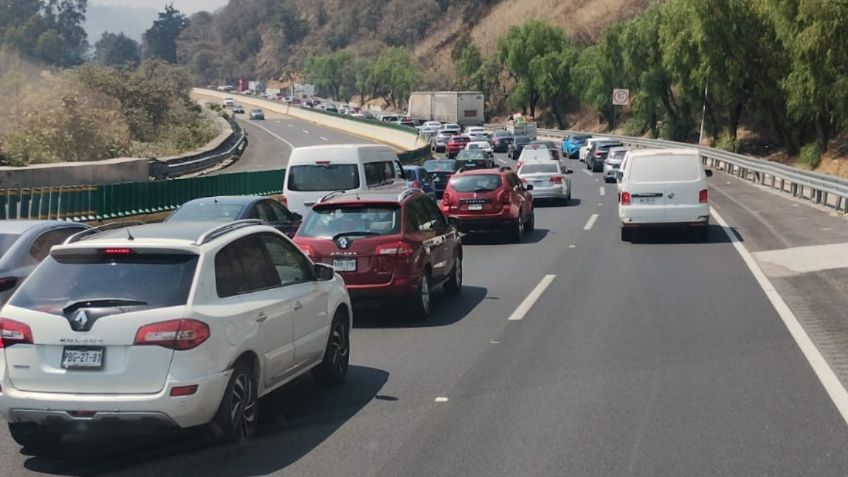 Autopista México-Cuernavaca registra fila de hasta 11 kilómetros por vacacionistas