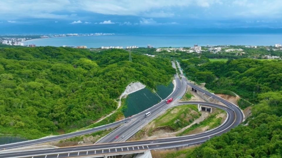 Se espera que la nueva autopista fomente el desarrollo económico de los municipios aledaños, atrayendo inversiones y generando empleo.