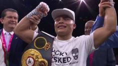 Isaac Cruz se corona en peso superligero tras noquear a Rolly Romero, ¡México tiene nuevo campeón mundial!