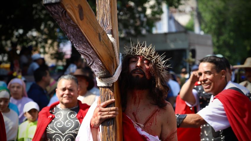 Cuajimalpa revive la crucifixión de Cristo con saldo blanco