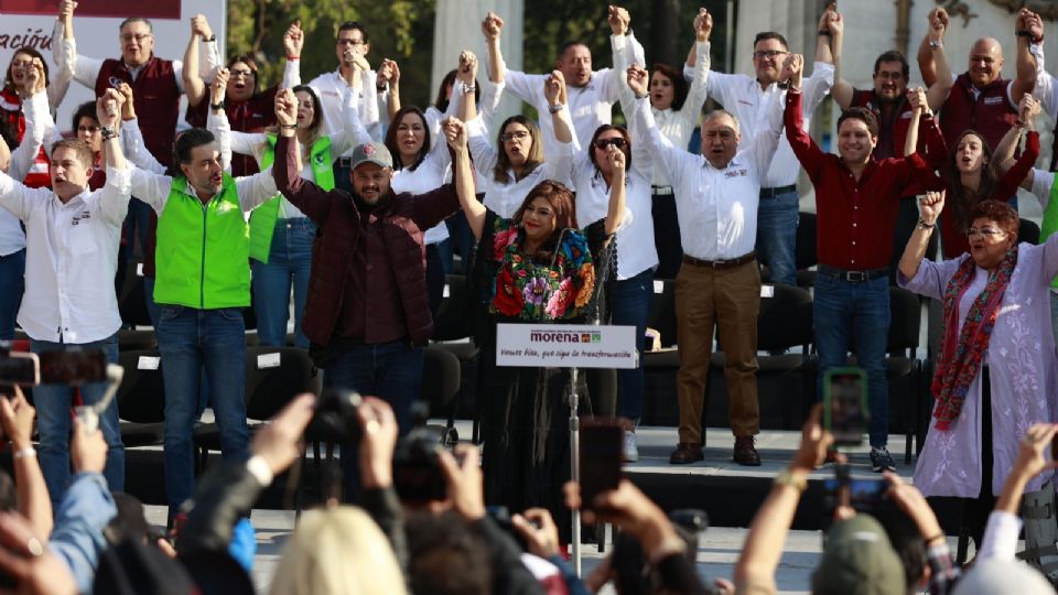 Inicio de Campaña a Alcaldías y congreso de la Ciudad del partido Morena, PT y partido verde el día de hoy en el Hemiciclo a Juárez en el centro histórico de la Ciudad de México con la participación de Clara Brugada. 
