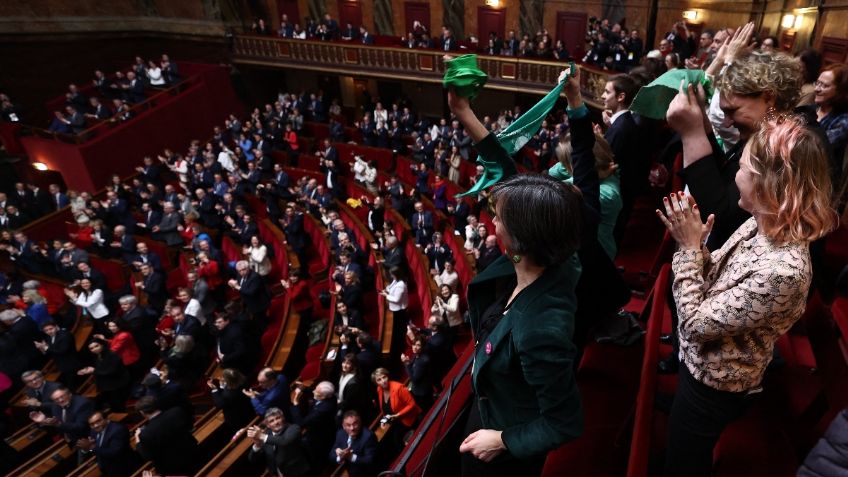 Francia, primer país en blindar el aborto en la Constitución