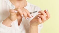 El secreto que ninguna manicurista quiere que sepas, esta es la forma correcta de quitar el acrílico en casa