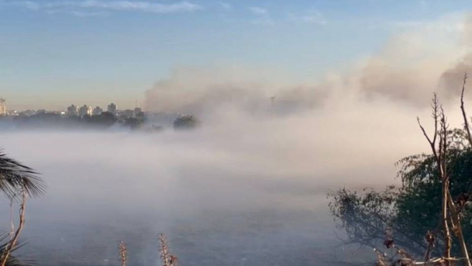 El humo del incendio en  el Vaso Regulador “El Cristo” se extendió a la CDMX.