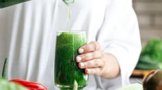 Receta de shot refrescante de jugo verde ideal para tener fuerza y energía durante todo el día