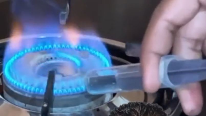 Este truco casero te ayudará a encender la estufa sin usar gas.