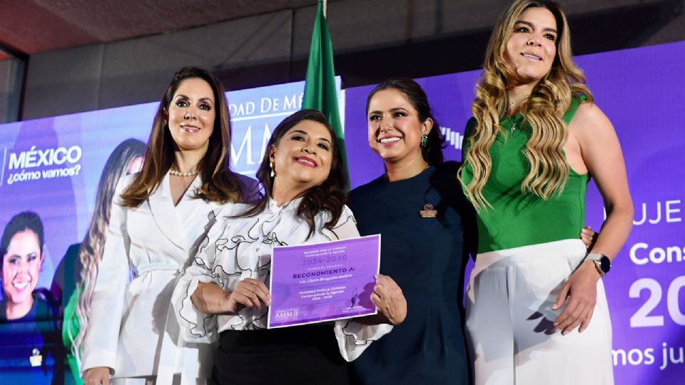 Clara Brugada durante el encuentro “Mujeres por la Ciudad” organizado por la Asociación Mexicana de Mujeres Jefas de Empresas AMMJE.