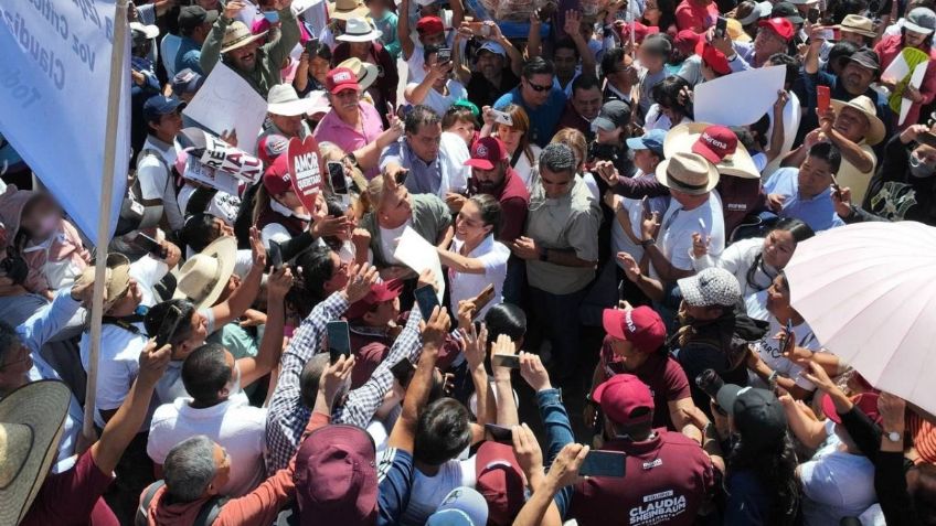 Claudia Sheinbaum tiende la mano a las madres buscadoras de México