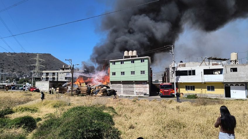 Se registra incendio en predio de Los Reyes La Paz