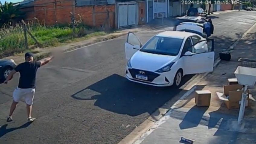 Intentó robar el auto de un hombre, pero terminó baleado y abandonado por sus cómplices: VIDEO