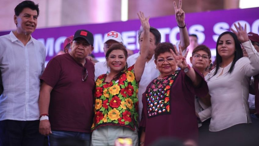 Clara Brugada firma acuerdo en el Monumento a la Revolución