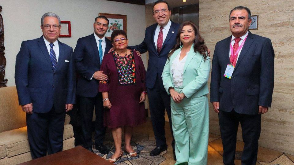 Clara Brugada y los candidatos al Senado de Morena por la Ciudad de México, Omar García Harfuch y Ernestina Godoy, con representantes de Coparmex.