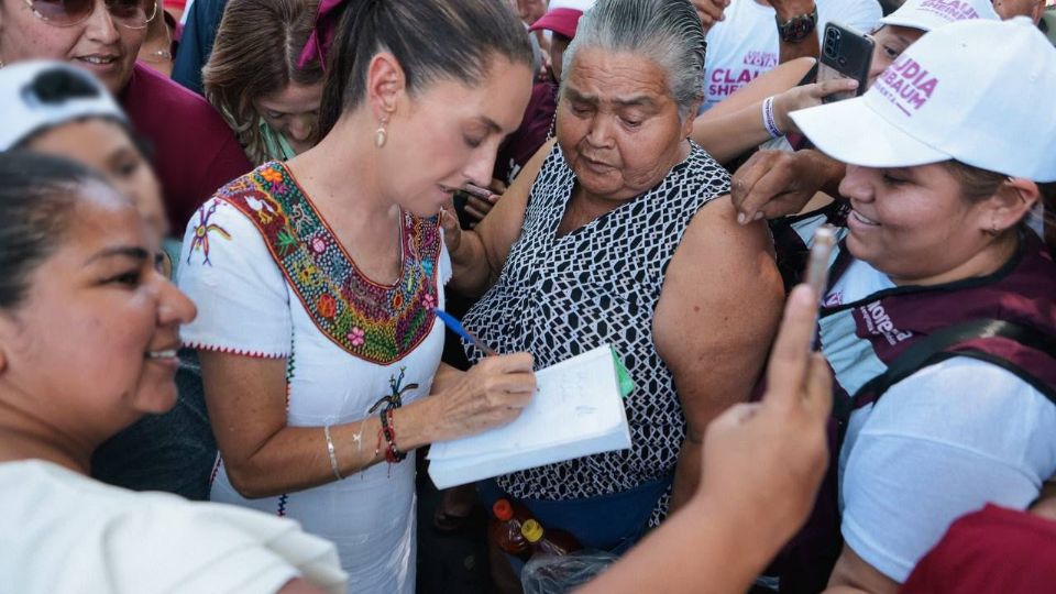 Claudia Sheinbaum firmó el Acuerdo por la Soberanía Alimentaria con el cual se comprometió a seguir apoyando al campo mexicano