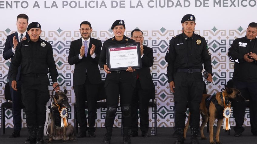 SSC condecora a mil policías de la CDMX por su compromiso y valentía