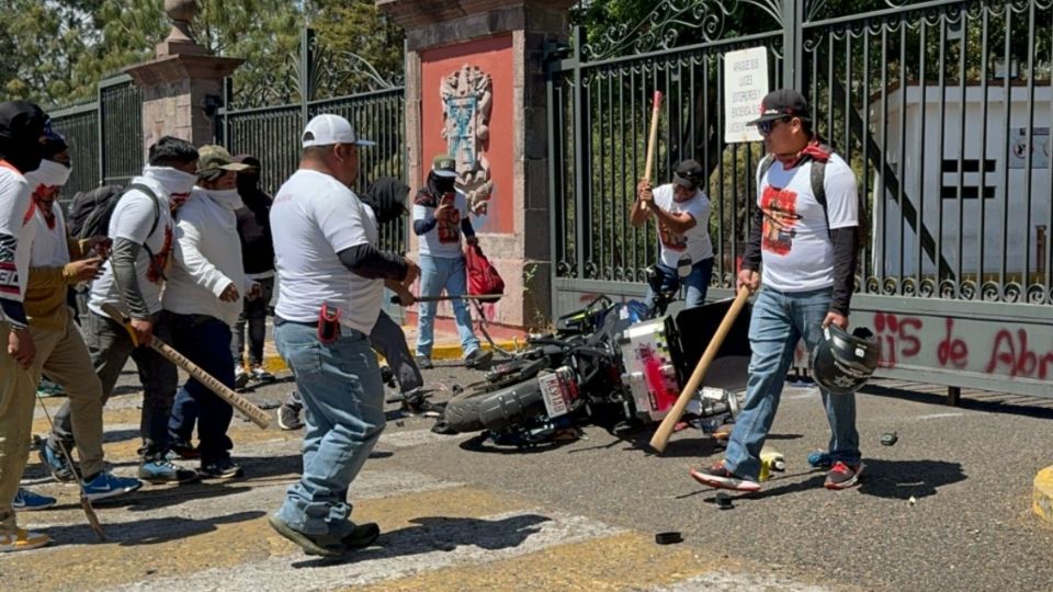 Las manifestaciones terminaron en daños de inmuebles y vehículos