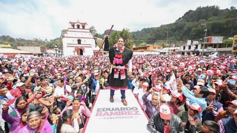 Eduardo Ramírez, candidato a la gubernatura de Chiapas, en un acto de campaña.