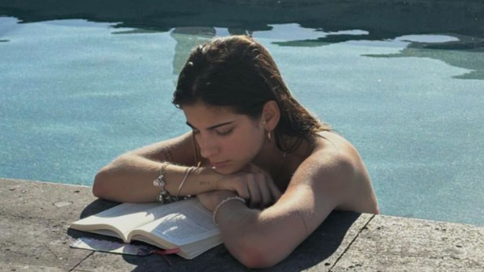 La influencer explicó que le gusta leer libros de desarrollo personal.