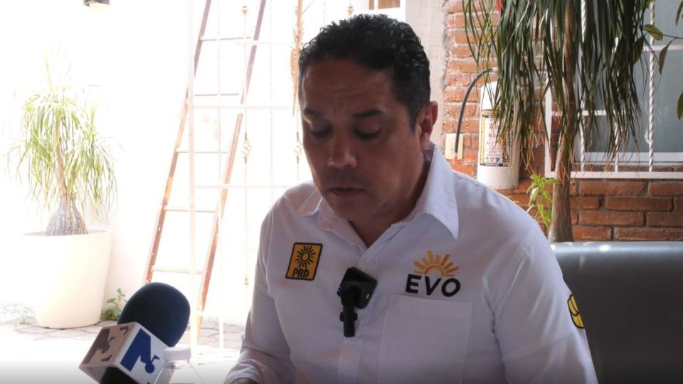 El candidato Jesús Evodio Velázquez denunció que hombres armados lo buscaban en su casa