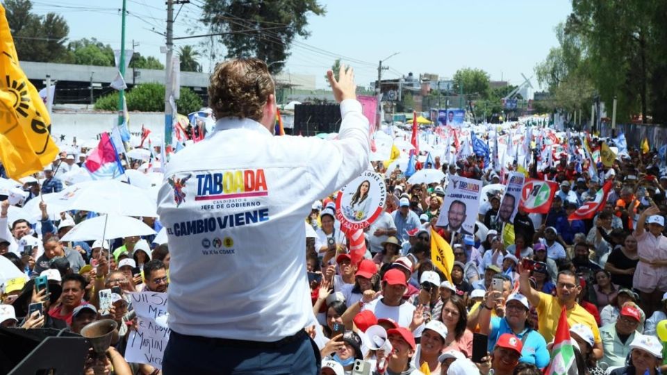 El aspirante a la jefatura de gobierno prometió mejorar los servicios de Iztapalapa