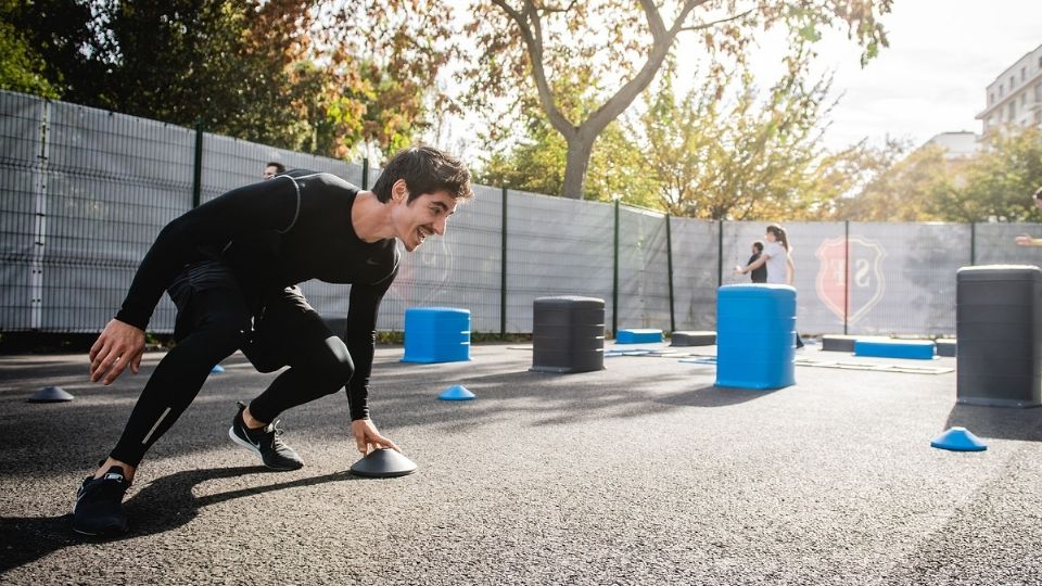 Este entrenamiento tipo HIIT te ayudará a bajar tu abdomen a la par de tonificarlo