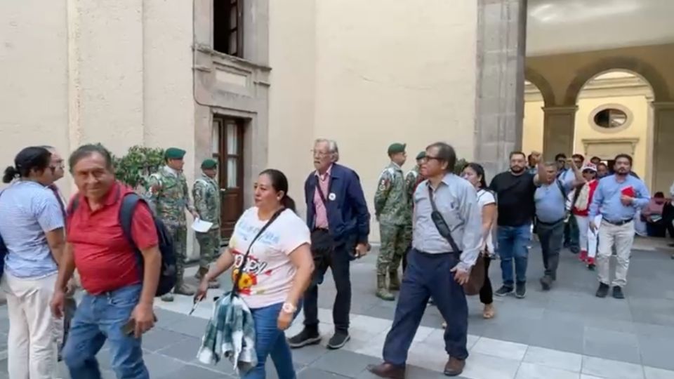 Maestros de la CNTE en Palacio Nacional