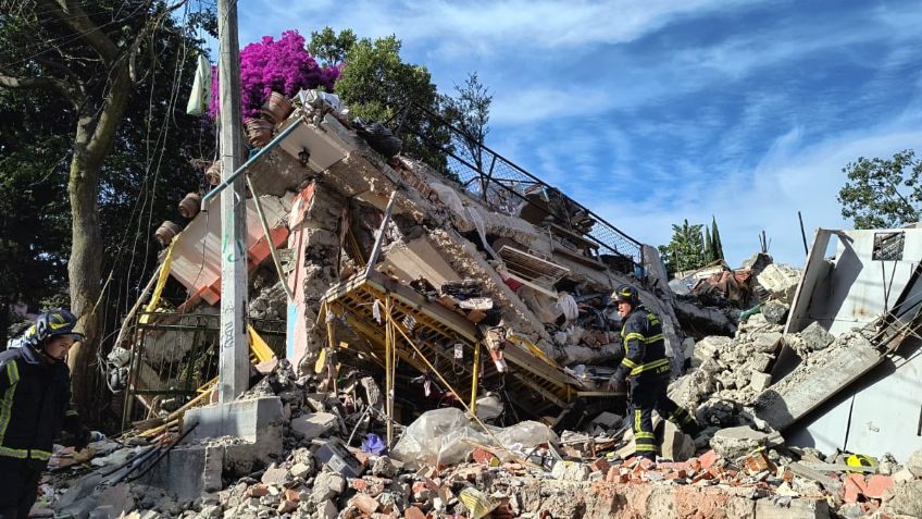 Así rescataron de los escombros a 9 perros de la explosión de una casa en Tlalpan