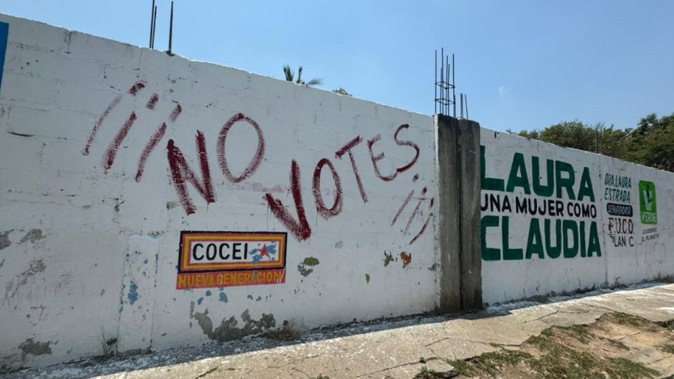 En distintas partes de la ciudad de Juchitán, Oaxaca, se pueden observar pintas en fachadas y bardas que llaman al abstencionismo