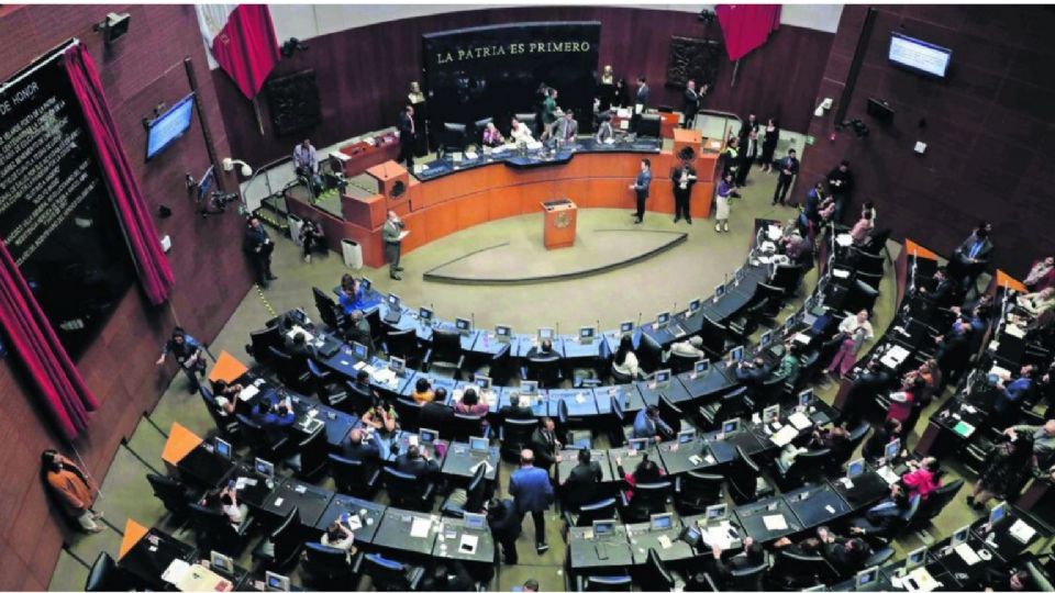 En lo particular continúa, con reserva de 15 senadores