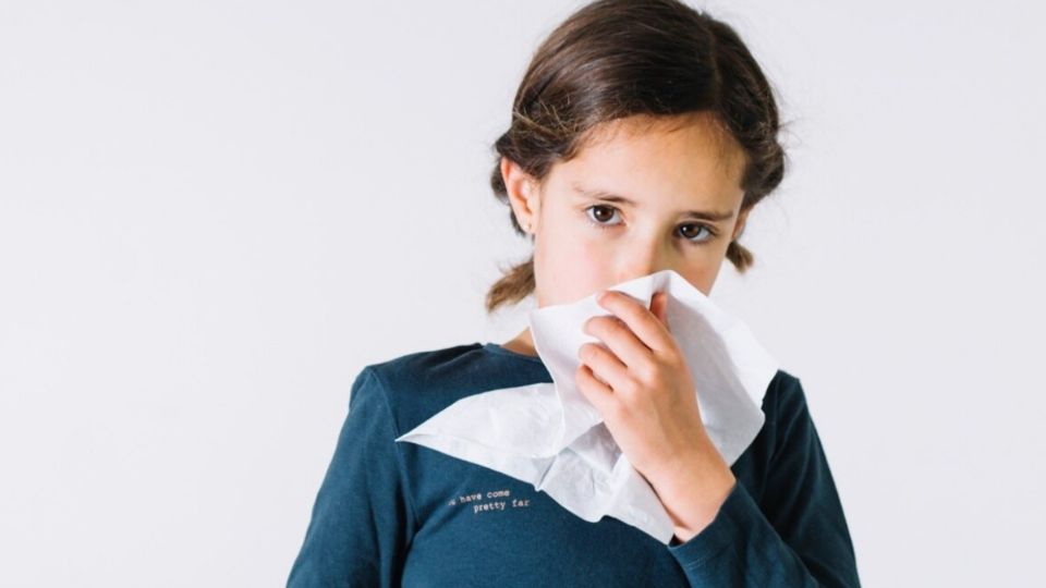 Si se escucha un silbido en el pecho o la espalda del niño, es necesario que sea atendido por un médico.