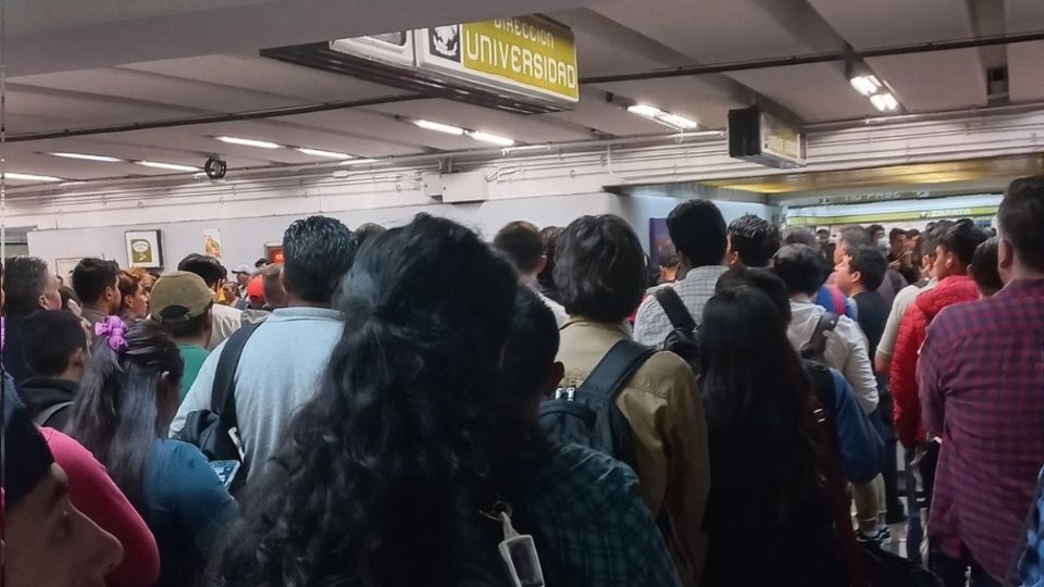 Usuarios del Metro usan las redes sociales para reportar afectaciones en la circulación de los trenes.