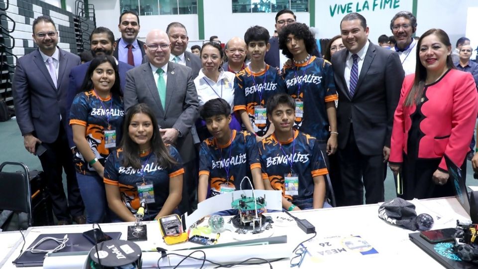 La ceremonia de inauguración se llevó a cabo en el Polideportivo de la Facultad de Ingeniería Mecánica y Eléctrica.