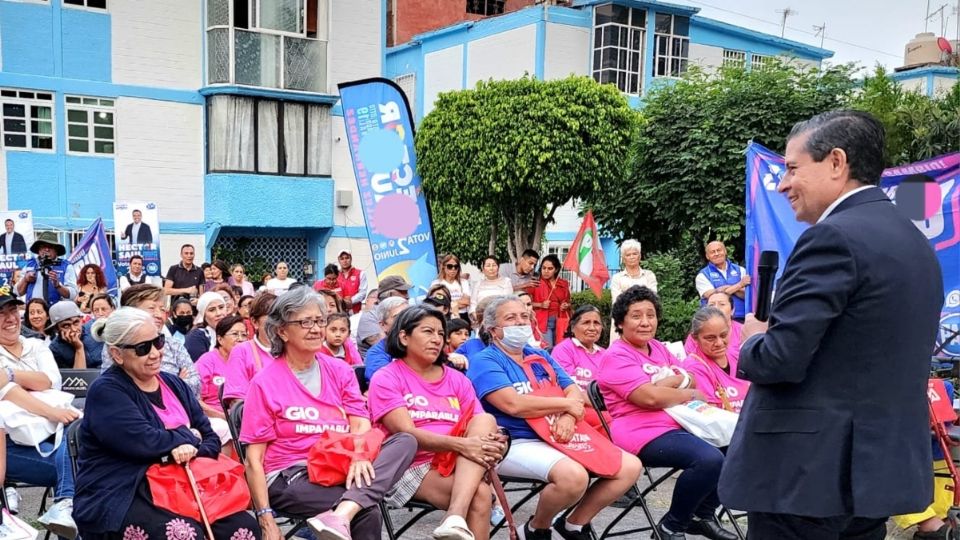 'Nuestros gobiernos representan logros y éxito, coincide Gutiérrez Aguilar con Santiago
Taboada, candidato a la Jefatura de Gobierno por la Coalición', señaló. 
