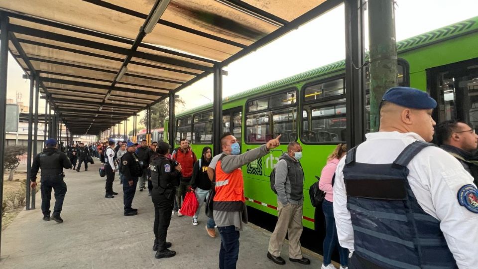 por volcadura en Circuito Interior