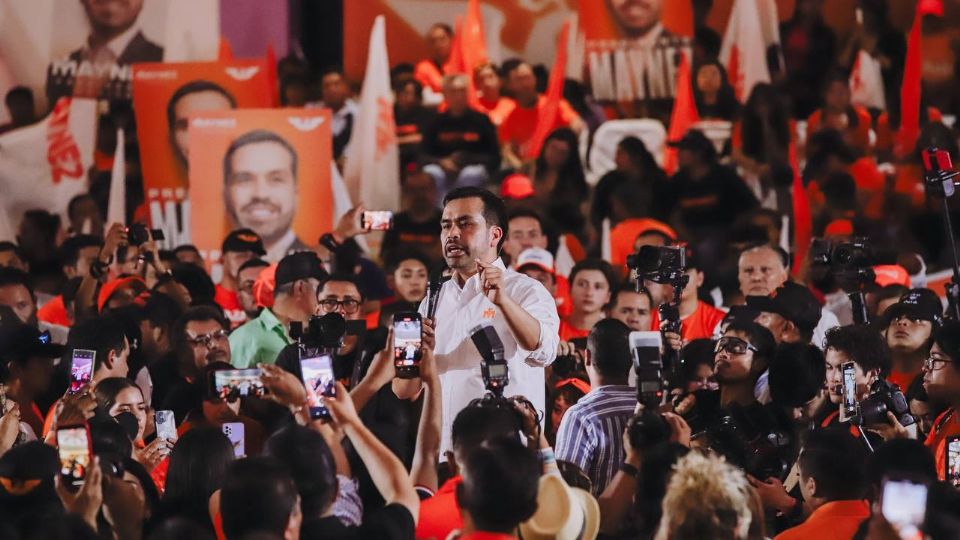 Jorge Álvarez Máynez en un acto de campaña en Puebla.