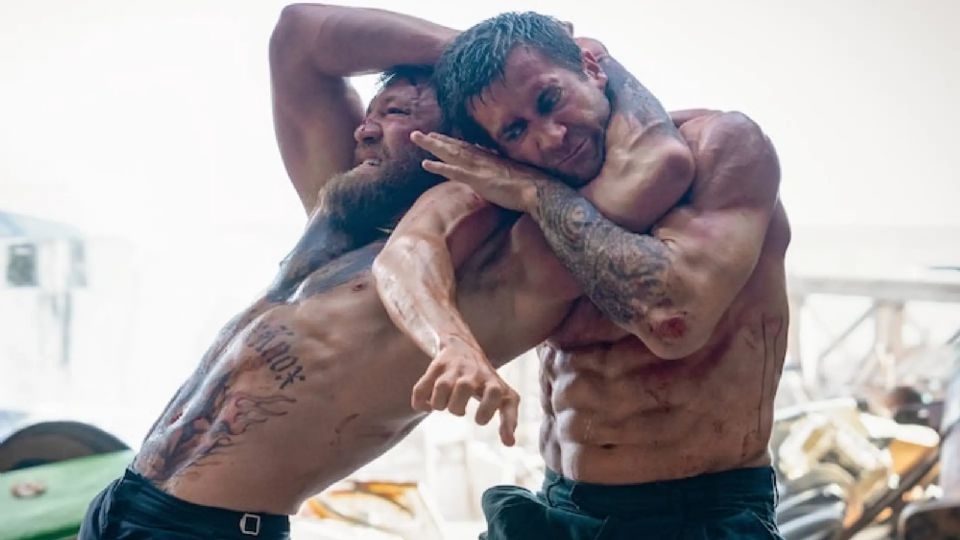 Jake Gyllenhal y Cono McGregor enfrentadnose en Road House.