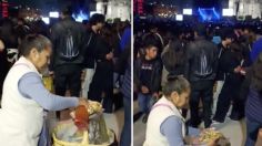 ¡La noche perfecta! Señora se hace viral por vender tlayudas durante el concierto de Interpol en la CDMX