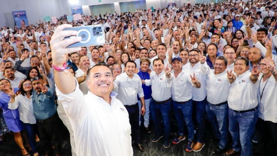 Renán Barrera, candidato a gobernador de Yucatán, presenta equipo ciudadano.